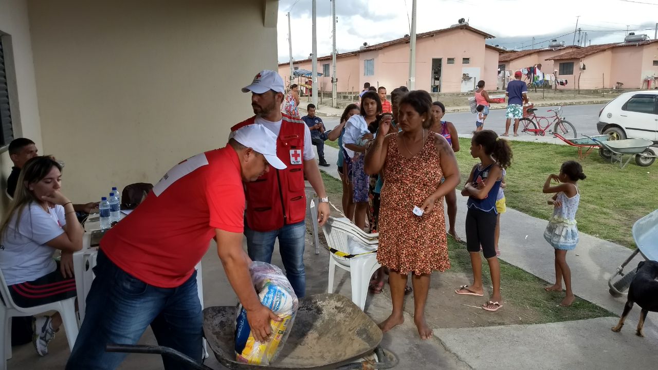 Cruz Vermelha Brasileira presta ajuda humanitária em Marechal Deodoro