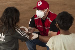 Cruz Vermelha Brasileira - São Paulo entrega cestas básicas e itens de higiene pessoal em aldeia na zona norte da capital (2)
